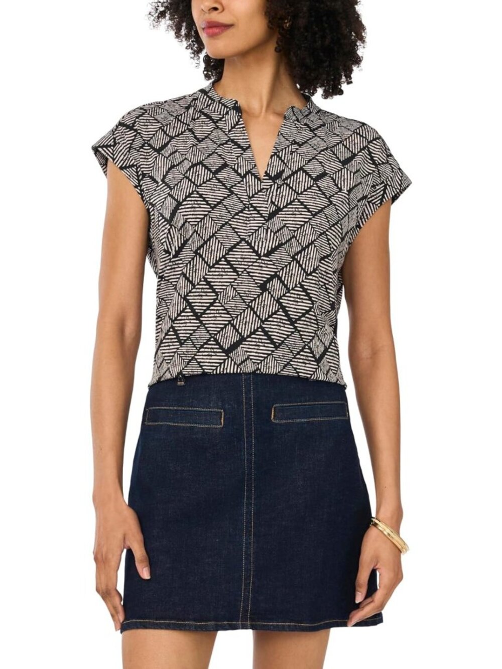 Vince Camuto Women's Floral Print V-Neck Front Placket Blouse